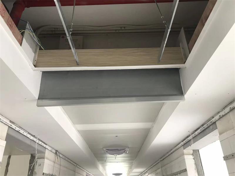 挡烟垂壁是安装在哪里的